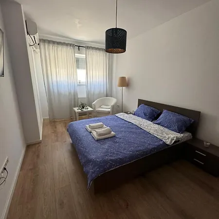 Granvia Cozy Апартаменти